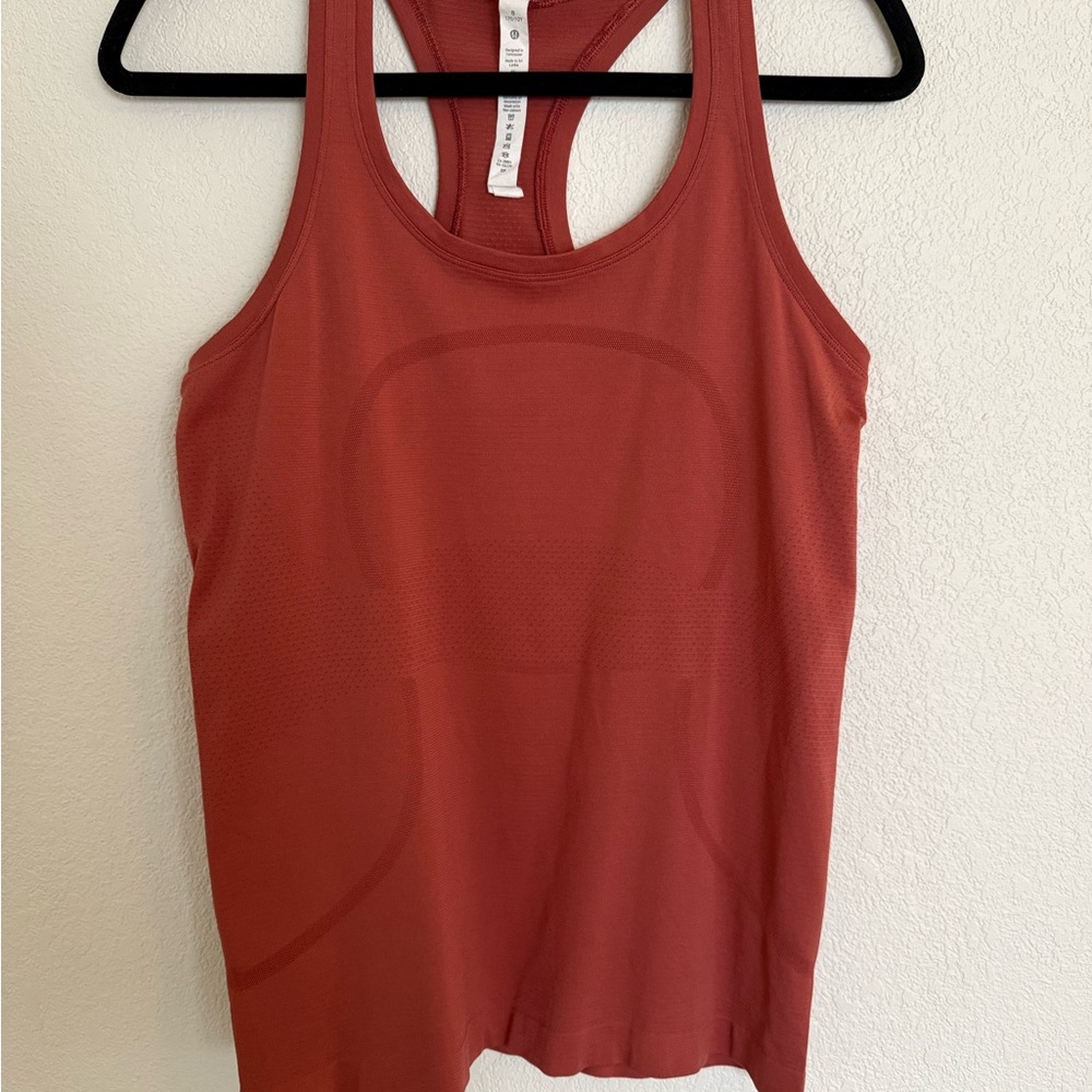 Lululemon Swiftly Tech Racerback 2.0
Soft Cranberry
